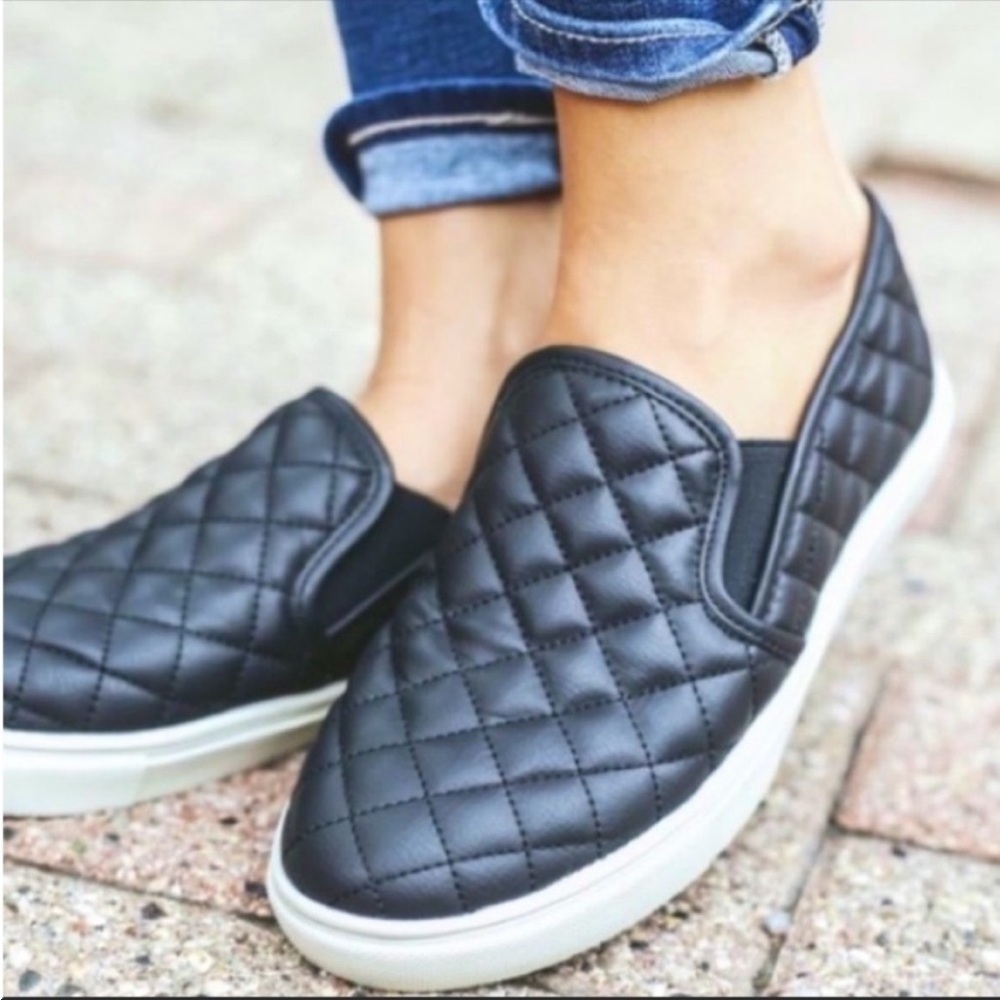 Steve Madden Black Quilted Endell Slip-On Flats